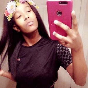 Meet your Posher, Sharon